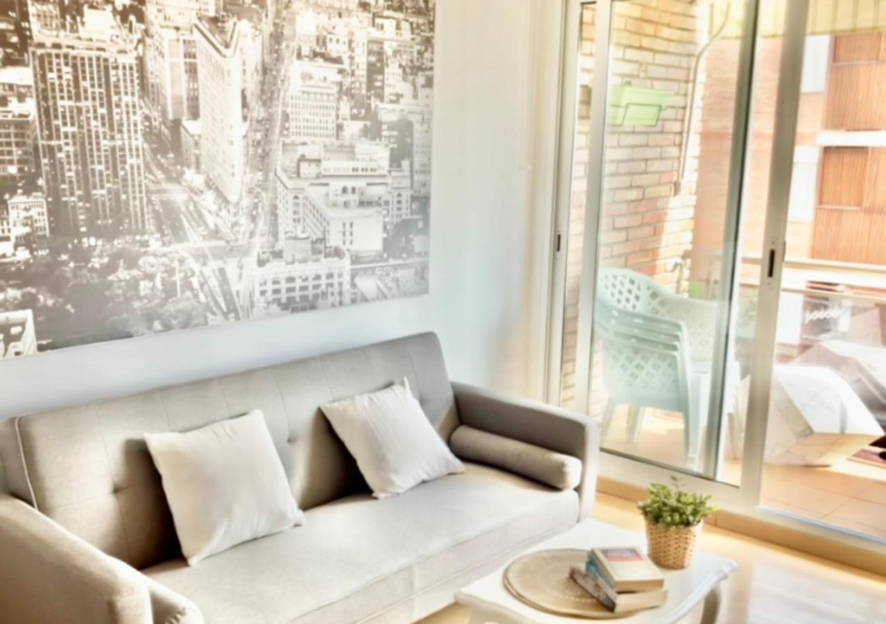 شقة كوماروغا  في Apartamento En La Playa Con Terraza المظهر الخارجي الصورة